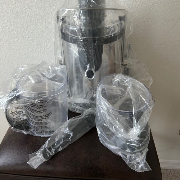 Bella High Power Juice Extractor 1000W Centrifugal Juicer - Black/Silver - Picture 9 of 16